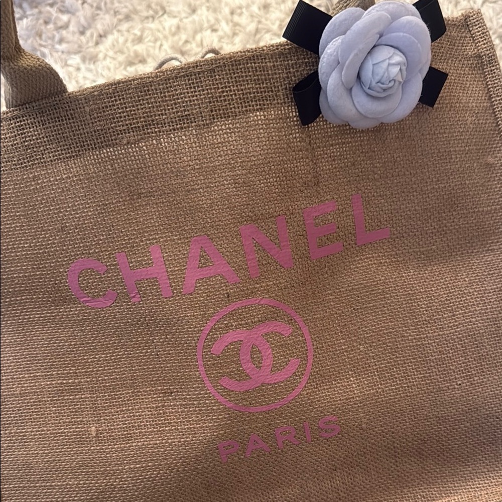 Chanel Tan Tote Bag with Pink Logo - Picture 4 of 4